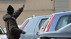 Servizi di ordine e sicurezza per il match Napoli-Lecce: multati 30 parcheggiatori abusivi nella zona dello stadio San Paolo