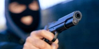 Salerno, imprenditore rapinato di 12mila euro mentre deposita soldi in banca