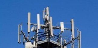 Rubano le batterie dalla cabina del ripetitore telefonico e si danno alla fuga: inseguiti e arrestati due ladri del Napoletano