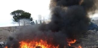 Terra dei fuochi, il sindaco di Giugliano: “Nei campi rom troppo alto il rischio dei roghi”