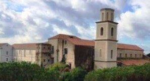 Aversa, canoni non riscossi e occupazioni abusive nel quartiere San Lorenzo: il 13 maggio la prima udienza a carico degli ex amministratori comunali