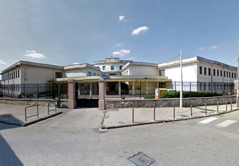 Coronavirus, custode scuola di Caivano accompagna figlia in Lombardia: proposto allontanamento preventivo