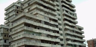 Il 20 febbraio sarà abbattuta la ‘vela verde’ di Scampia, l’annuncio del sindaco De Magistris: “Un giorno storico”