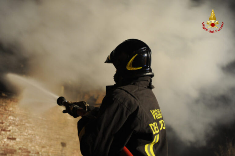 Notte infernale nel Casertano, incendi devastano le montagne: in fiamme il Monte Croce