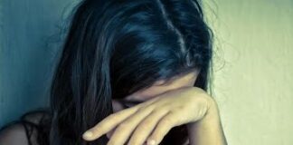 Battipaglia, bimba di 8 anni picchiata dalla madre e dal nonno: tre indagati