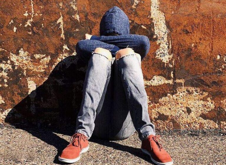 Giornata mondiale delle bambine: nel 2021 in Campania 359 reati su minori, 74 violenze sessuali