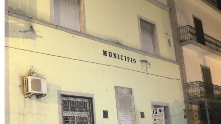 Grumo Nevano, divelta la cassaforte del Comune: spento da 3 mesi server telecamere