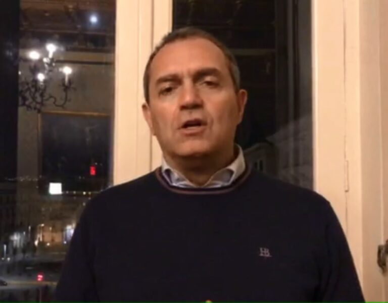 Coronavirus a Napoli, vertice per l’ordine e sicurezza in Prefettura. De Magistris: “Chiesto controllo scrupoloso sulle norme del nuovo Decreto”