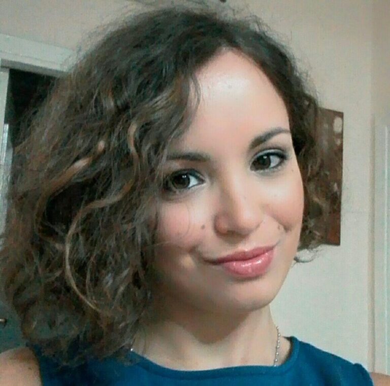 VERSO LE COMUNALI Casavatore, il candidato sindaco dei 5 stelle Elisabetta Puzone: “Legalità, ambiente, politiche sociali e giovanili le nostre priorità”. E sugli avversari: “In stato confusionale”
