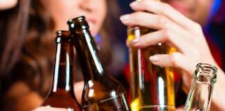 Coronavirus nel Salernitano, organizzano un festino a base di alcol e droga nonostante i divieti imposti dalle autorità: 5 persone denunciate