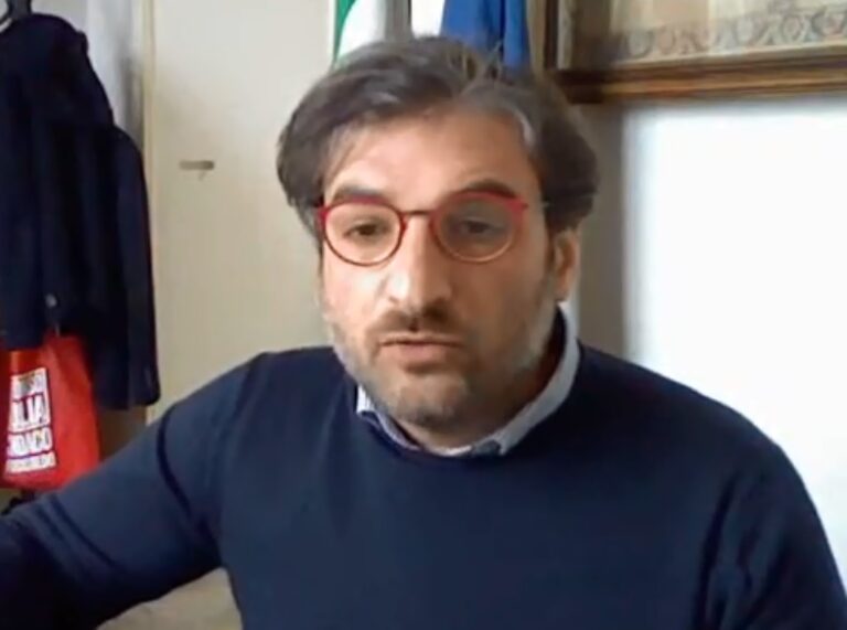 Coronavirus, due nuovi casi ad Aversa: sono familiari di uno dei contagiati. Golia sui buoni spesa: “Solo a chi ne ha realmente bisogno”