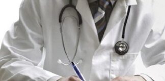 Giugliano, medico aggredito con colpi al viso e alla testa per il “no” a un certificato