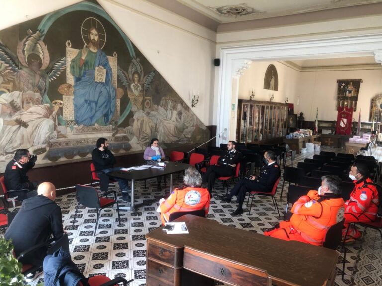 Rischio assembramenti per il week end di Pasqua, dopo le isole del Golfo di Napoli ‘blindata’ anche Amalfi: controlli e posti di blocco in tutta la città