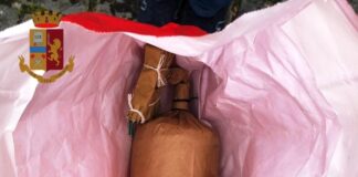 Bomba carta ritrovata e sequestrata in un garage a Castallammare di Stabia: denunciata la 49enne proprietaria del locale