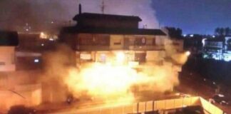 Paura nella notte ad Arzano, incendio devasta una caffetteria: intervengono carabinieri e vigili del fuoco