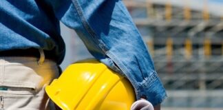 Afragola, operaio 43enne precipita dal terzo piano di un immobile in costruzione: morto sul colpo