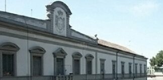 Dramma nel carcere di Aversa, detenuto 35enne si impicca con le lenzuola nella sua cella: disposta l’autopsia