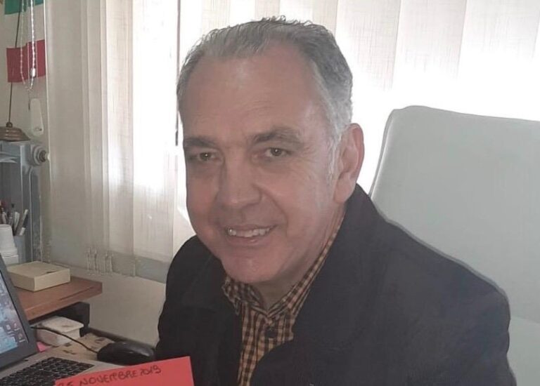 Casaluce, la versatilità del super dirigente Di Martino: è anche responsabile della polizia municipale. La denuncia di Uniti per cambiare: “Tre incarichi, tre incompatibilità”