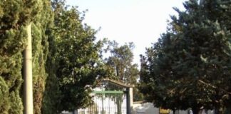 L’ORDINANZA Aversa, riapre il cimitero cittadino: nuovi orari e ingressi per ordine alfabetico. Golia: “Speriamo di poter eliminare presto le limitazioni”