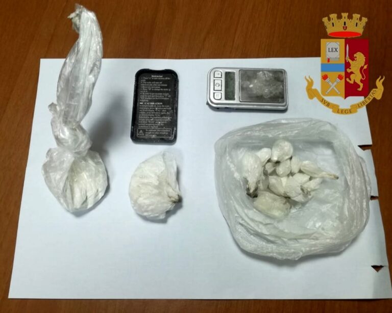 Santa Maria Capua Vetere, sorpreso con la coca nascosta in casa: in carcere 38enne