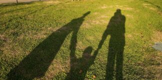 Dramma sociale ad Afragola, perde il lavoro a causa del Coronavirus e viene sfrattato insieme alla sua famiglia: “Sono disperato, ho pensato anche al suicidio”