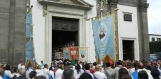 L’ORDINANZA Coronavirus, stop alle funzioni pasquali in Campania: vietato il tradizionale pellegrinaggio dei ‘fujenti’ al santuario della Madonna dell’Arco