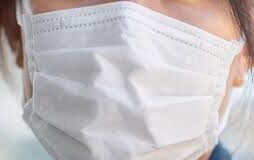 Coronavirus, detenuti a lavoro per la produzione di mascherine: il progetto delle carceri di Salerno Fuorni, Milano Bollate e Rebibbia