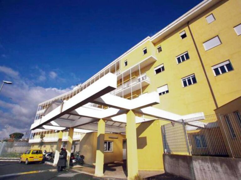 Coronavirus, la solidarietà attraverso la musica: concerto online dedicato ad operatori sanitari e pazienti del Covid center di Boscotrecase