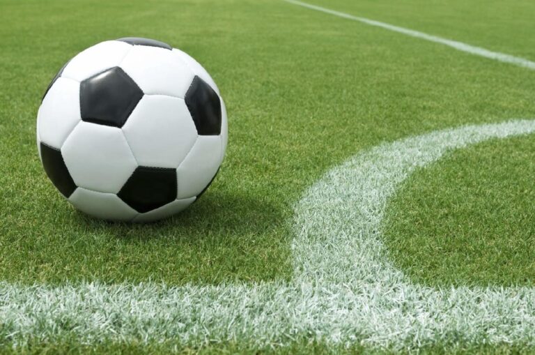 Ragazzini giocano partita amichevole nel Napoletano e tifosi si picchiano sugli spalti, tre denunce