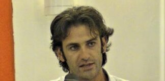 Caos Coronavirus a Parete, Vitale ridicolizza il sindaco-Superman Pellegrino: “Barbara D’Urso? Meglio affidarsi all’istituto superiore della sanità”