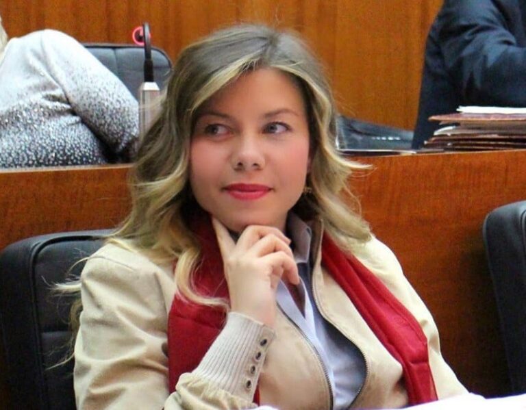 Svolta ‘green’ a Napoli, servizio in sharing di monopattini elettrici. L’assessore Clemente: “Sperimentazione per chi vuole vivere la città rispettando l’ambiente”