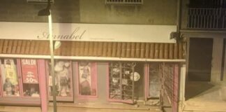 Notte di paura nel Salernitano, l’esplosione di una bomba devasta un negozio di abbigliamento per bambini: indagano i carabinieri