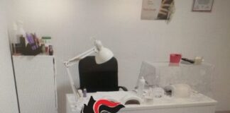 Appartamento trasformato in centro estetico abusivo, la scoperta dei carabinieri nel Napoletano: denunciate le due titolari