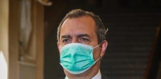 Fase 2 a napoli, De Magistris: “Ancora troppi assembramenti, non buttiamo all’aria i risultati raggiunti”