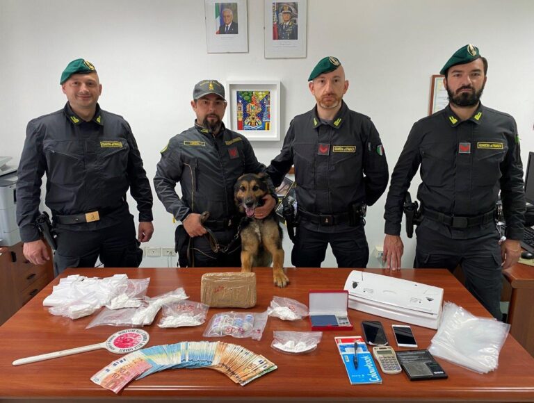 Centrale della droga nell’alto Casertano, quasi 2 chili cocaina nascosti nel bar: arrestato 32enne col ‘vizietto’ dello spaccio di stupefacenti