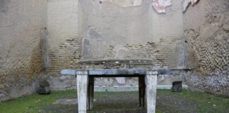 L’emergenza Covid non ferma il restauro: termineranno a breve i lavori sulla mensa marmorea della Palestra negli scavi di Ercolano