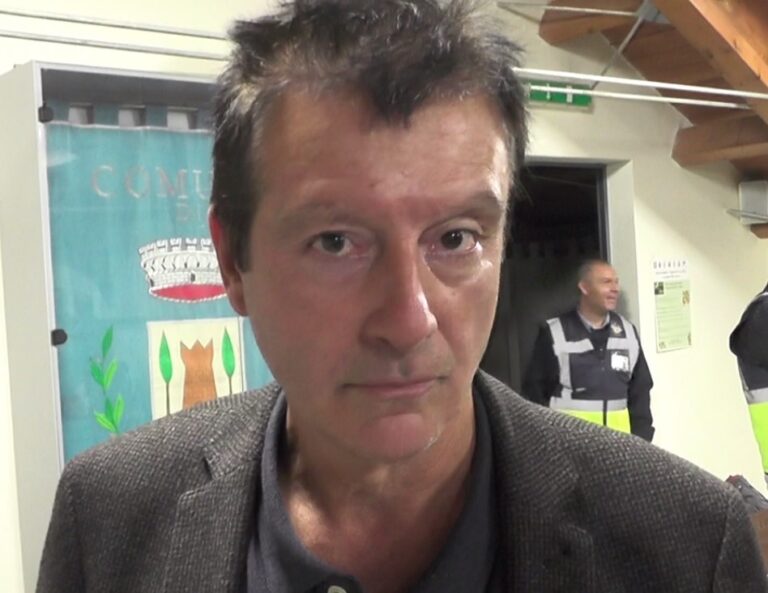 Accuse al Mattino, il presidente dell’Ordine giornalisti Campania Lucarelli a Radio CRC: “De Magistris soffre De Luca e questo non aiuta la città”
