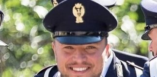 Poliziotto morto a Napoli, stamattina il funerale a Secondigliano: diretta live per dare l’ultimo saluto all’agente scelto Pasquale Apicella