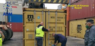 Traffico internazionale di rifiuti speciali, guardia di finanza sequestra container diretto in Africa con 8 tonnellate di materiale pericoloso: 4 persone denunciate