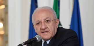 De Luca: “Preoccupa apertura scuole, screening di massa obbligatorio”