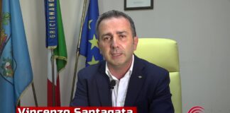 VIDEO Gricignano, il sindaco Santagata sbugiarda l’opposizione: “Risparmiati più di 100mila euro”
