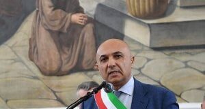 In carcere il sindaco di Marigliano L’accusa: scambio elettorale politico-mafioso