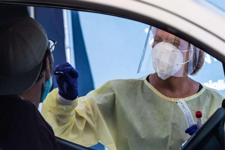 Covid-19: sono 135 i nuovi positivi, di cui 71 da rientro. Balzo anche del dato nazionale: in 1367 hanno contratto il virus, ma ci sono ventimila tamponi in più