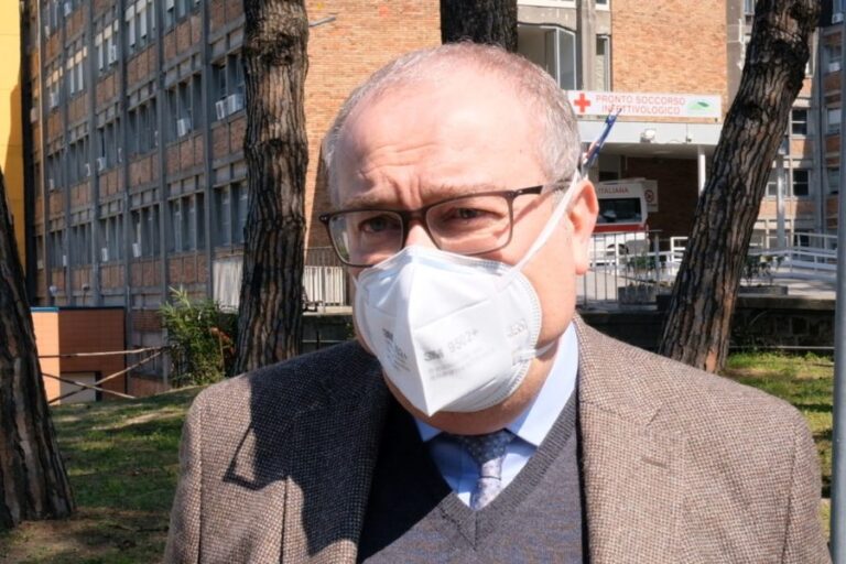 Covid, 12 i ricoverati in terapia sub intensiva al Cotugno. Appello del direttore generale: “Chi torna dalle ferie senza sintomi si rivolga alle Asl”