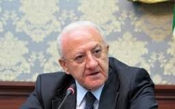 De Luca: “L’80 per cento dei contagi deriva da contatti con cittadini provenienti dall’estero”