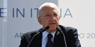 Covid: in Campania 5 nuovi casi. E De Luca tuona: “Demenziale accavallare elezioni e inizio anno scolastico”