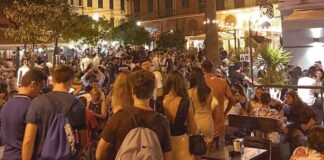 L’Italia non balla più, nuovamente chiuse le discoteche. Ritorna l’obbligo della mascherina anche all’aperto: ecco come comportarsi