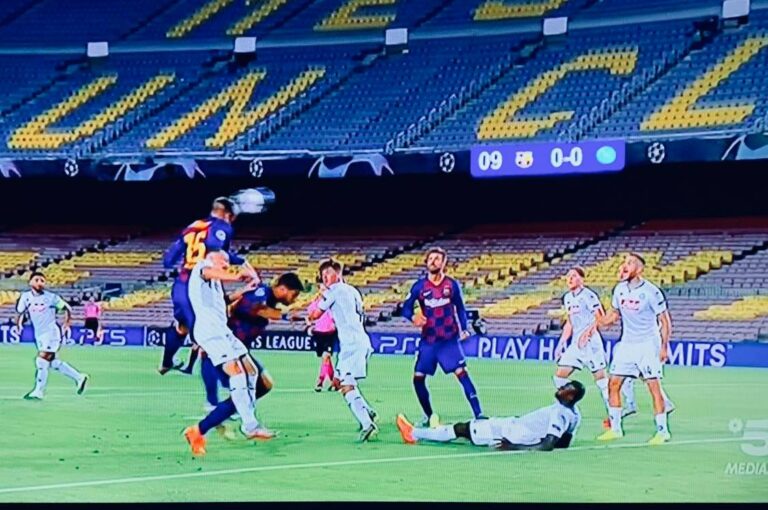 Finisce il sogno del Napoli in Champions League: 3 a 1 e il Barcellona vola alla Final Eight in Portogallo