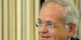 Casal di Principe, uffici comunali chiusi per due giorni e mascherina obbligatoria, dopo la positività del sindaco al coronavirus