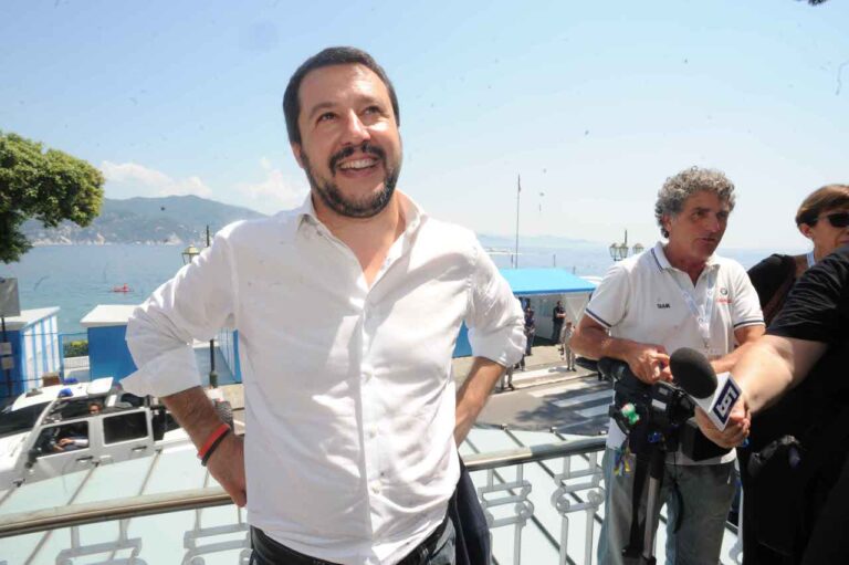 Iniziato dal cantiere del policlinico il tour campano di Salvini: oggi e giovedì a Caserta (Piazza Margherita), questa sera e domani a  Salerno.